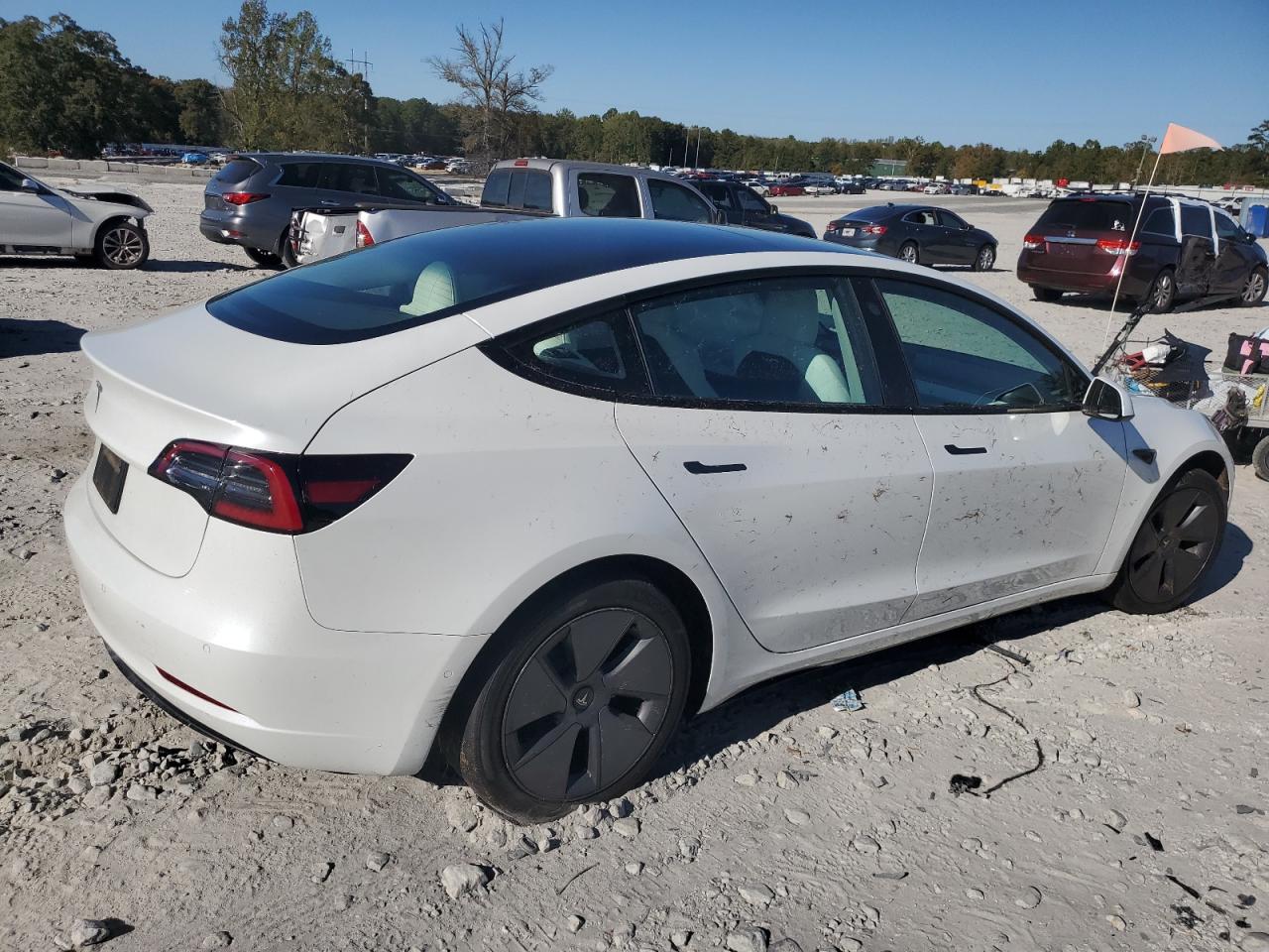 TESLA MODEL 3