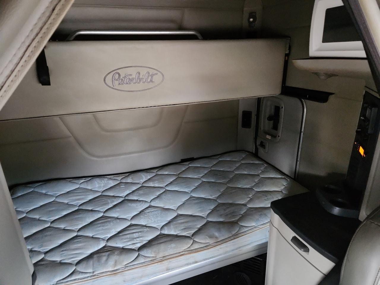 Lot #3275578799 2020 PETERBILT 579