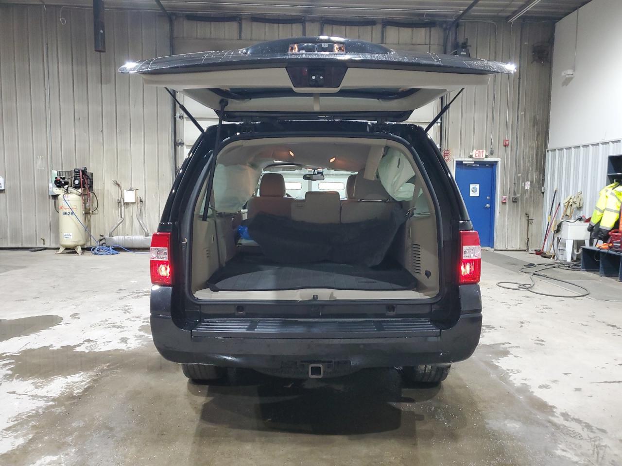 FORD EXPEDITION LIMITED