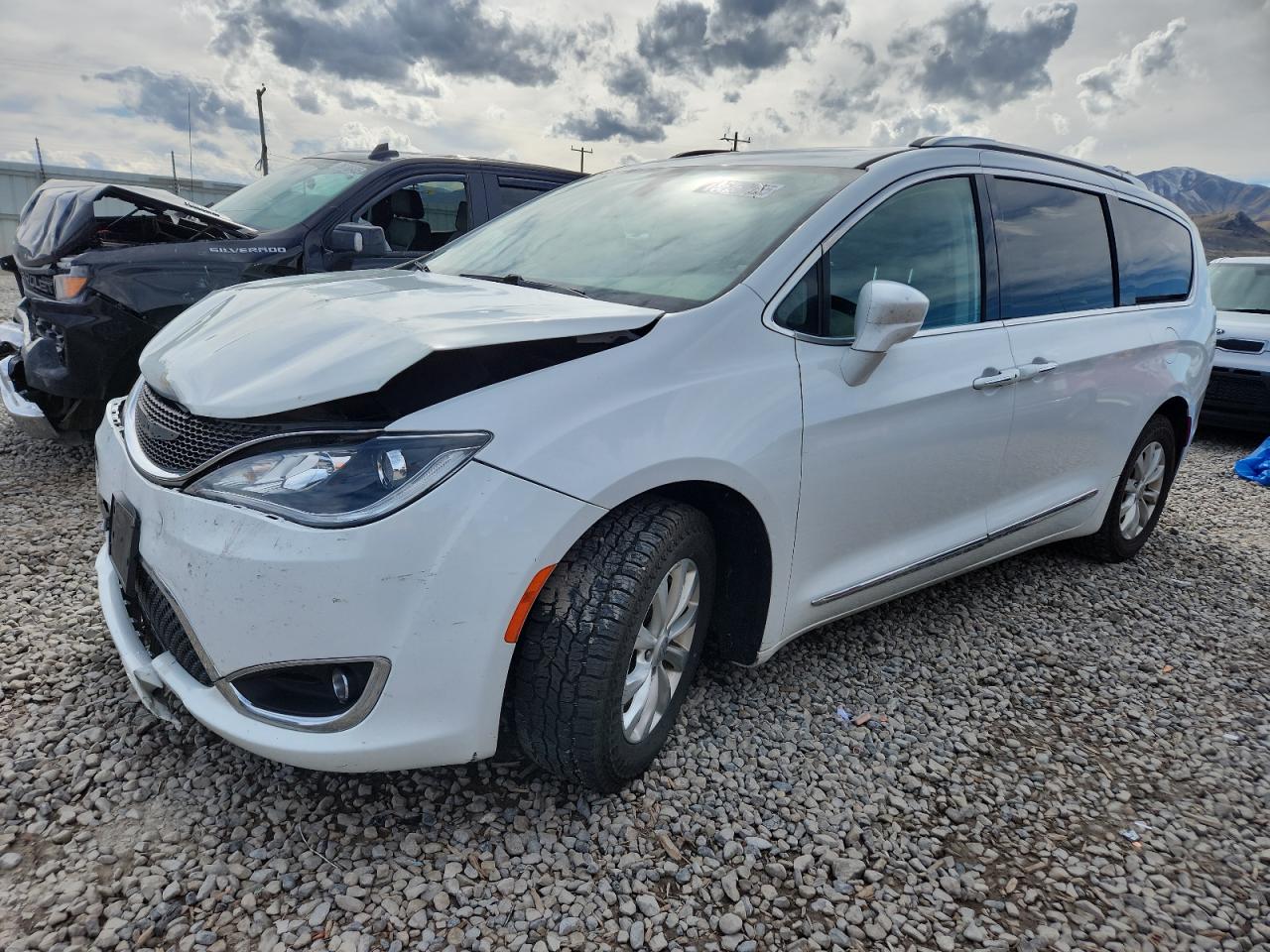 CHRYSLER PACIFICA TOURING L