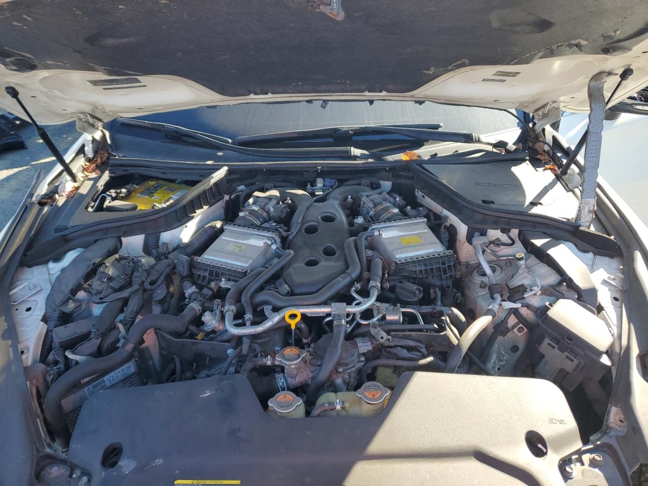 INFINITI Q60 LUXE 300