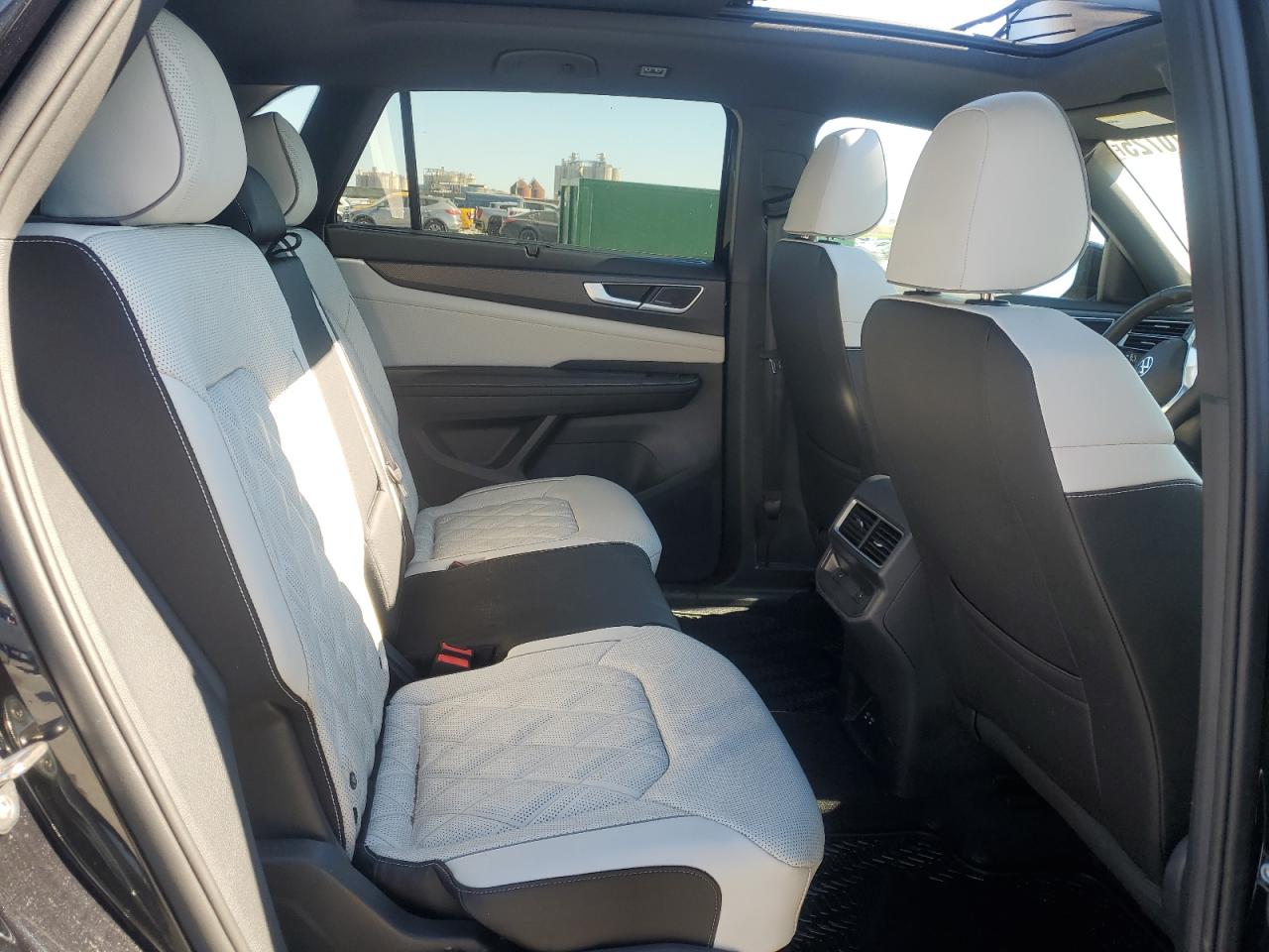 VOLKSWAGEN ATLAS CROSS SPORT SEL PREMIUM R-LINE