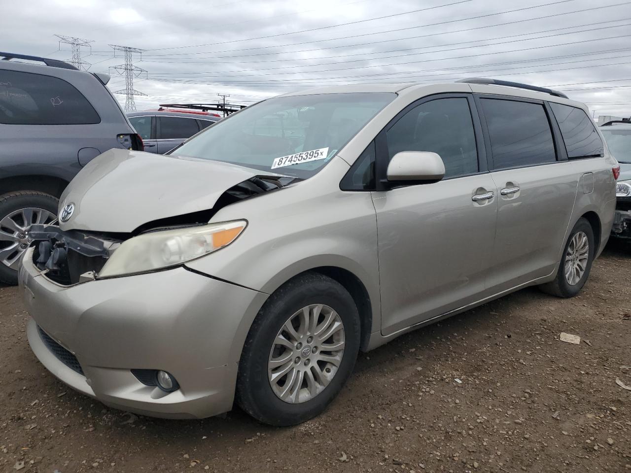 TOYOTA SIENNA XLE
