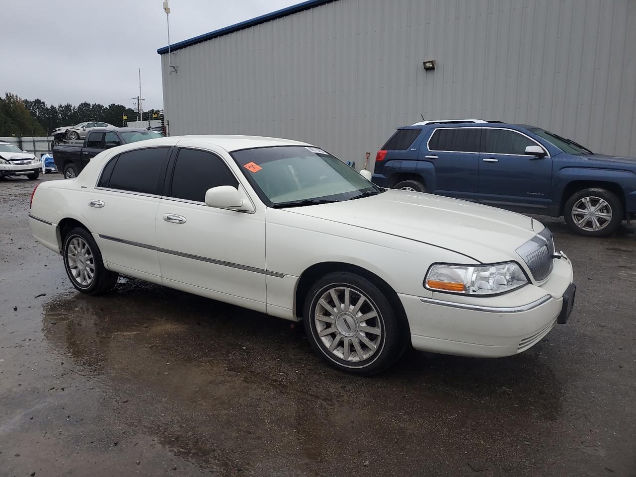 Lot #3283893451 2006 LINCOLN TOWN CAR S