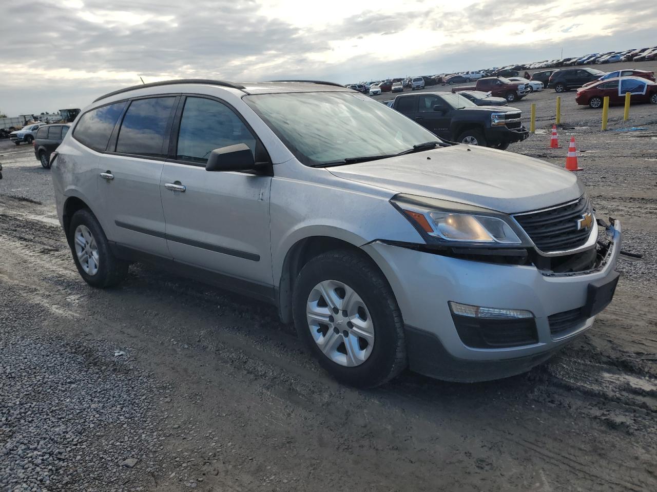 CHEVROLET TRAVERSE LS