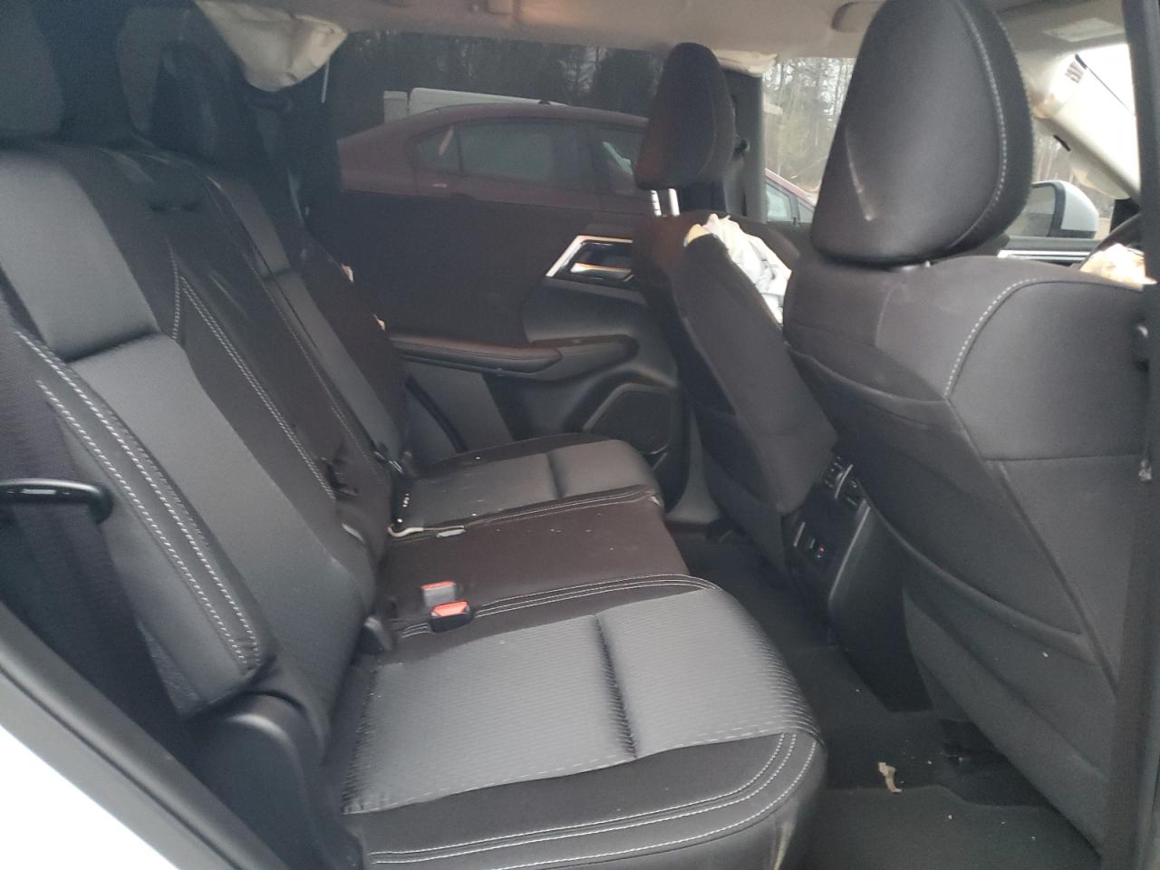 MITSUBISHI OUTLANDER SE