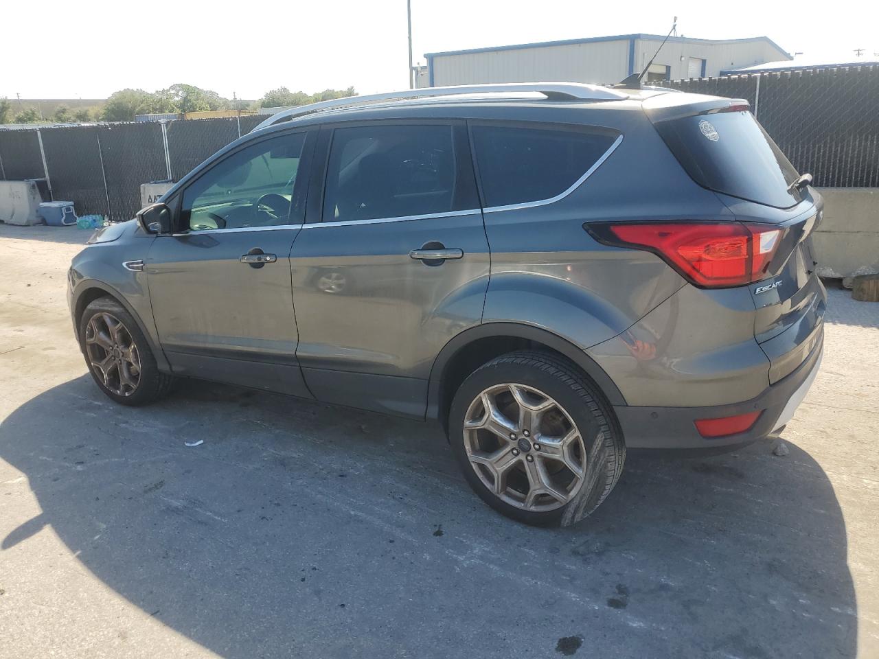 FORD ESCAPE TITANIUM