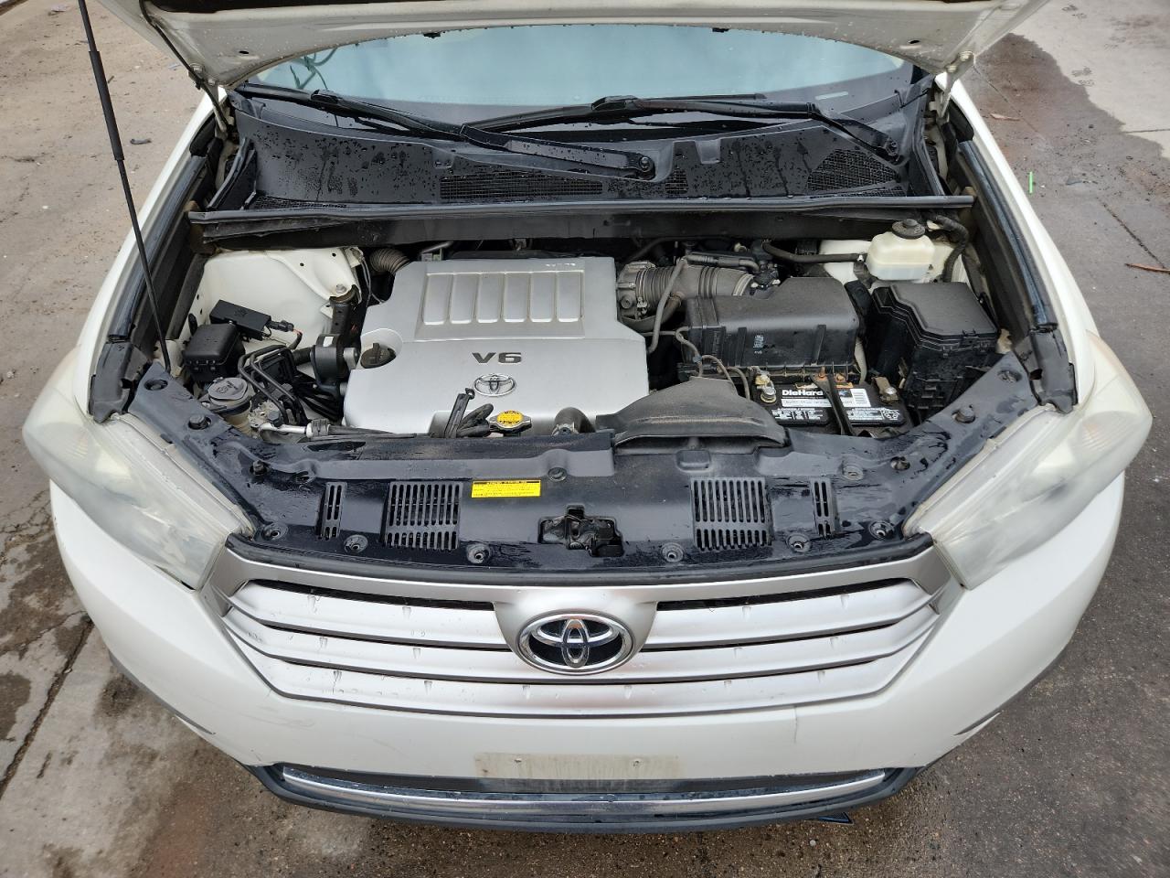 TOYOTA HIGHLANDER BASE