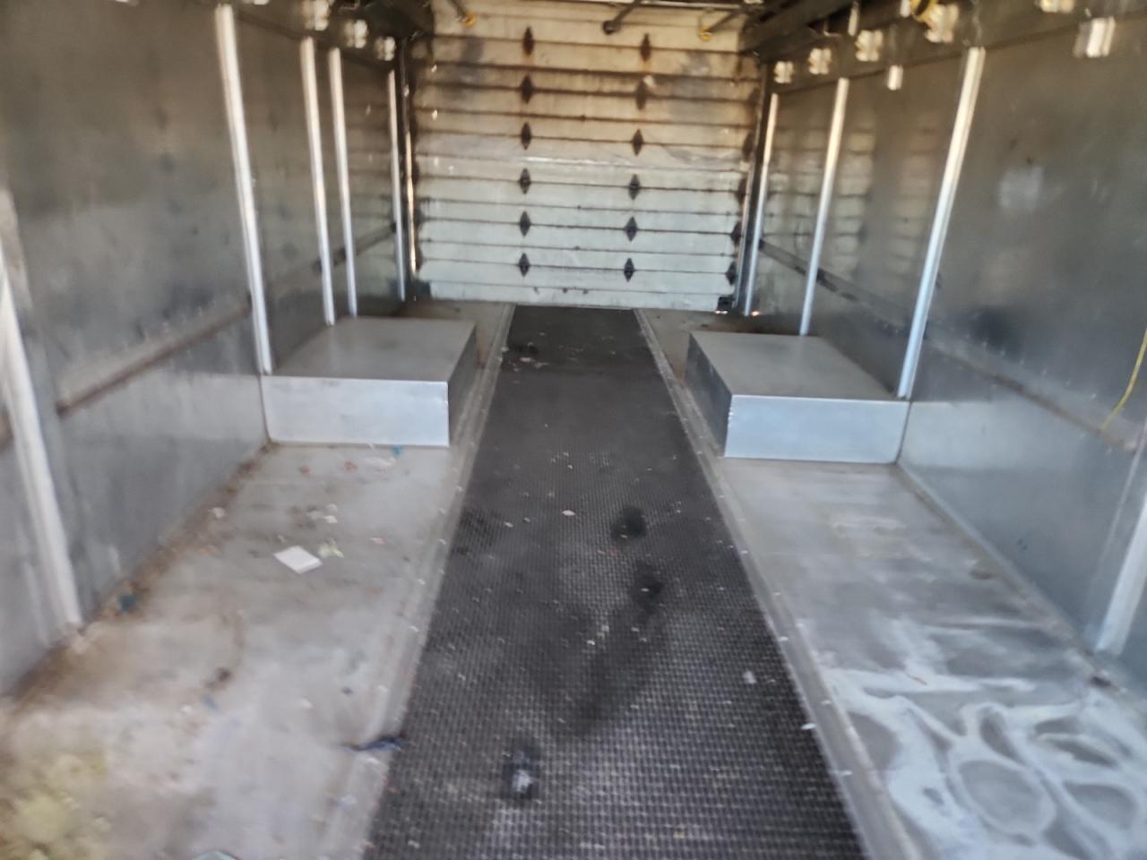 Lot #3310411966 2001 FREIGHTLINER CHASSIS M