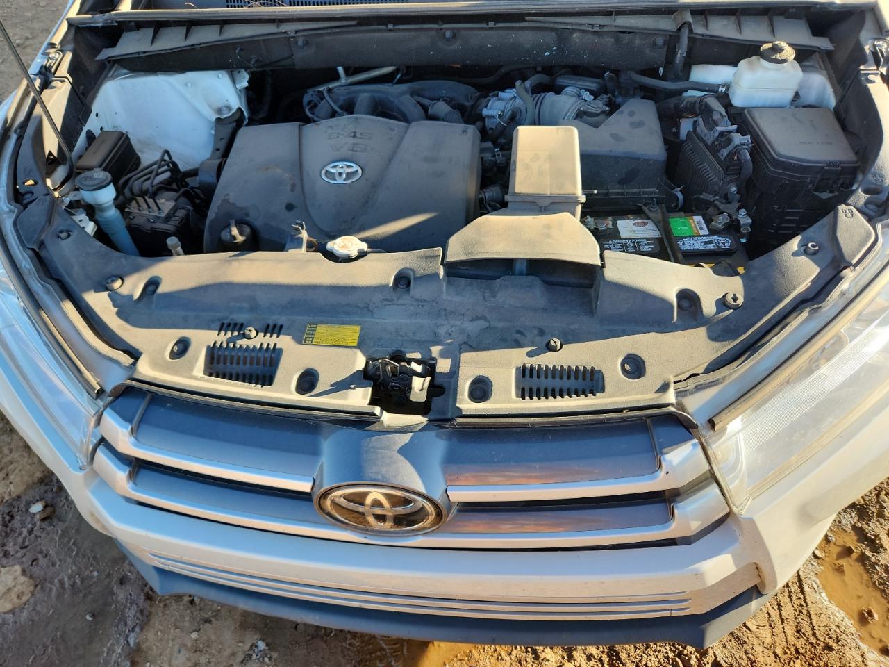 TOYOTA HIGHLANDER SE