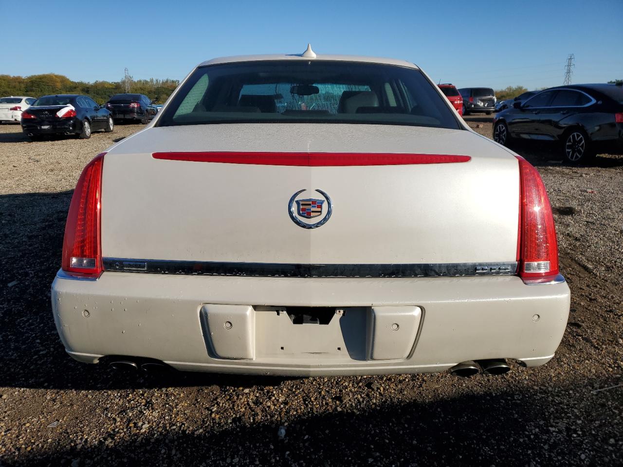 CADILLAC DTS LUXURY COLLECTION