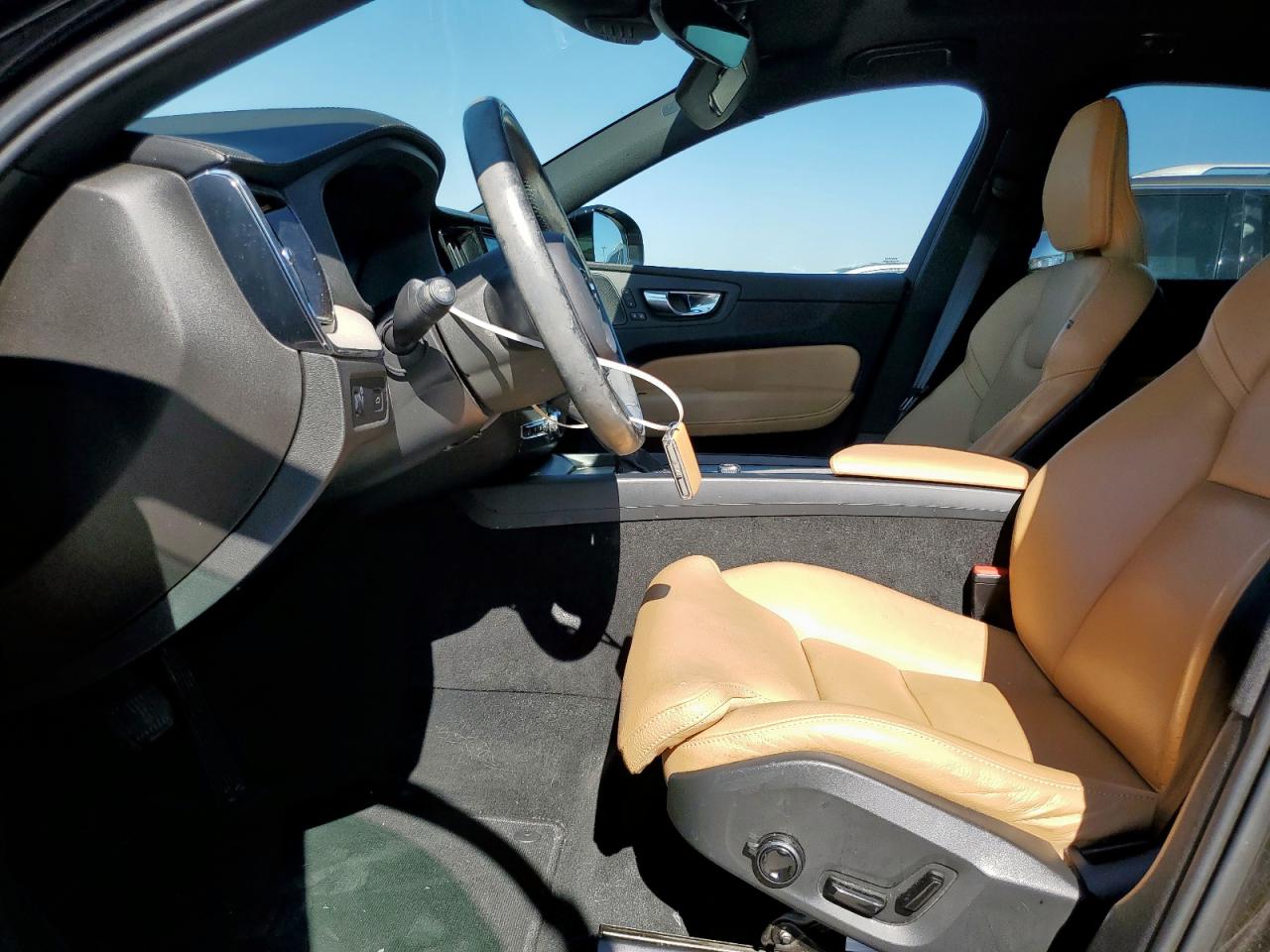 VOLVO XC60 T5 INSCRIPTION