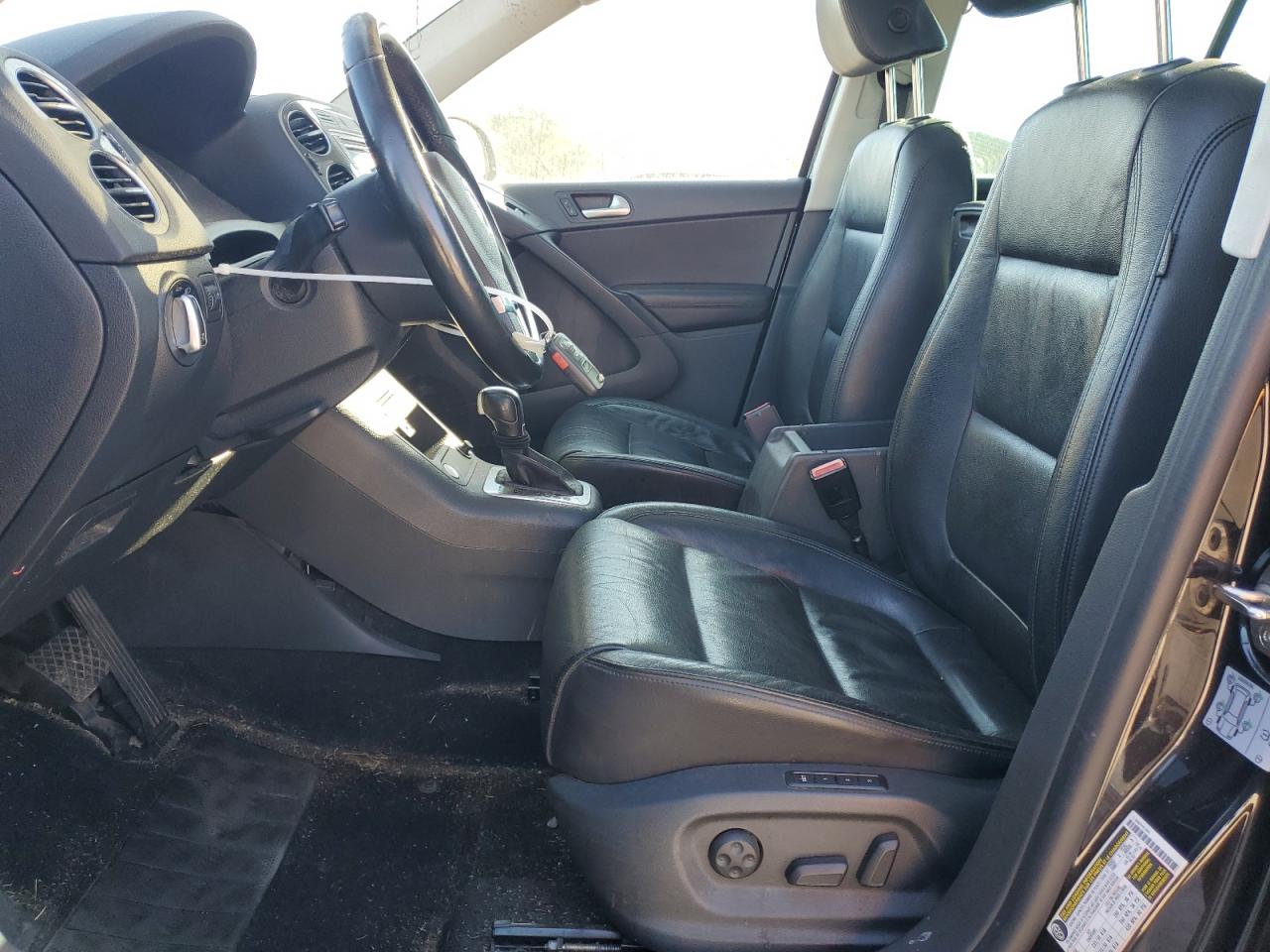 VOLKSWAGEN TIGUAN SPORT