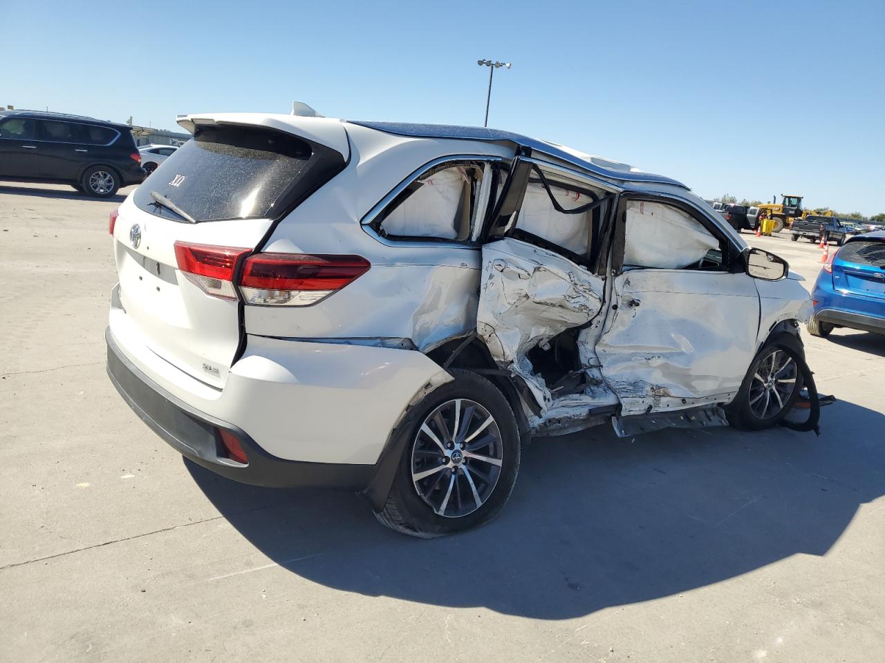 TOYOTA HIGHLANDER SE