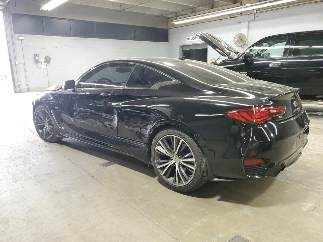 INFINITI Q60 PREMIUM