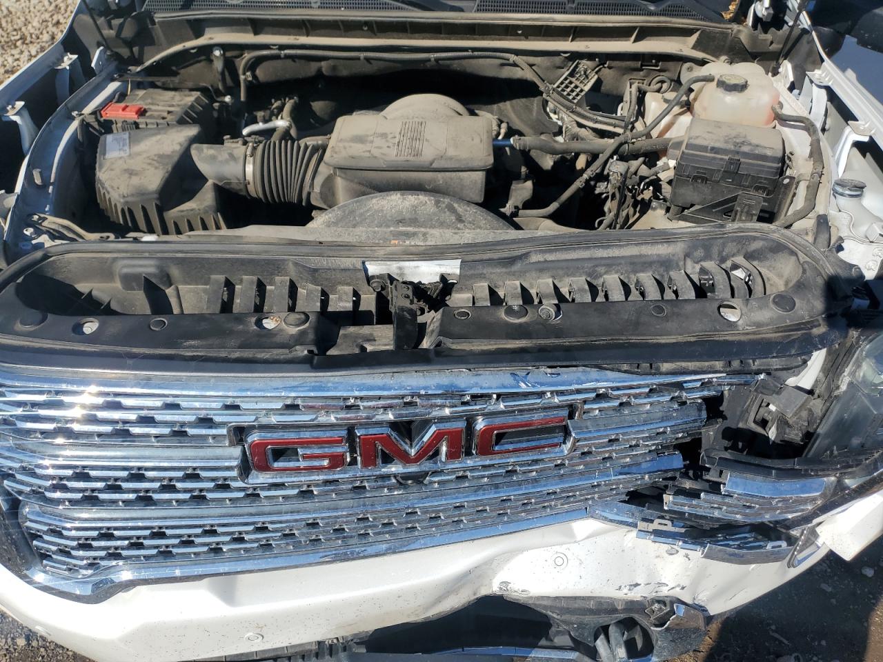 GMC SIERRA K2500 DENALI