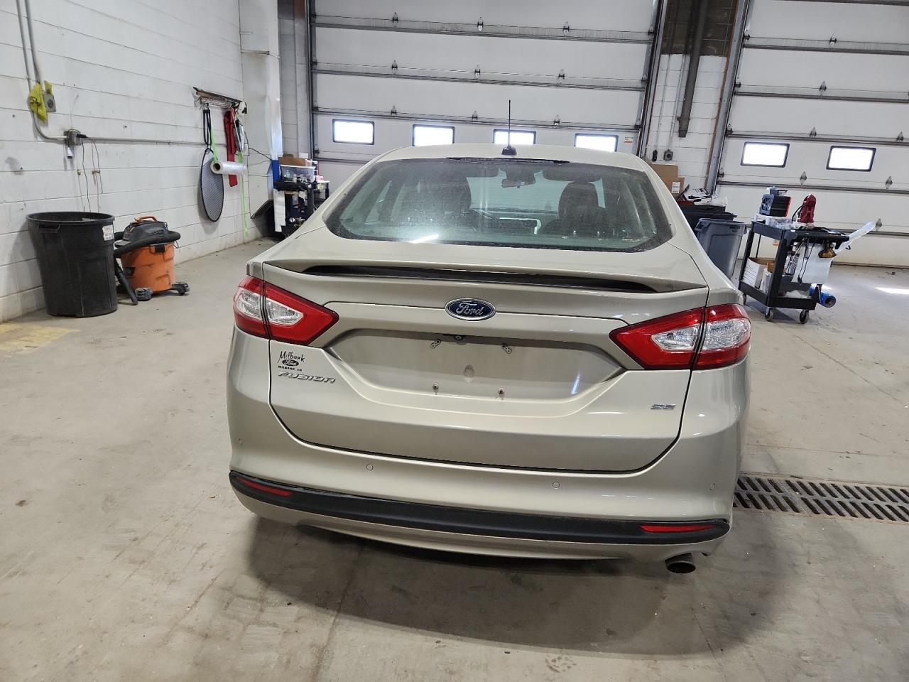 FORD FUSION SE