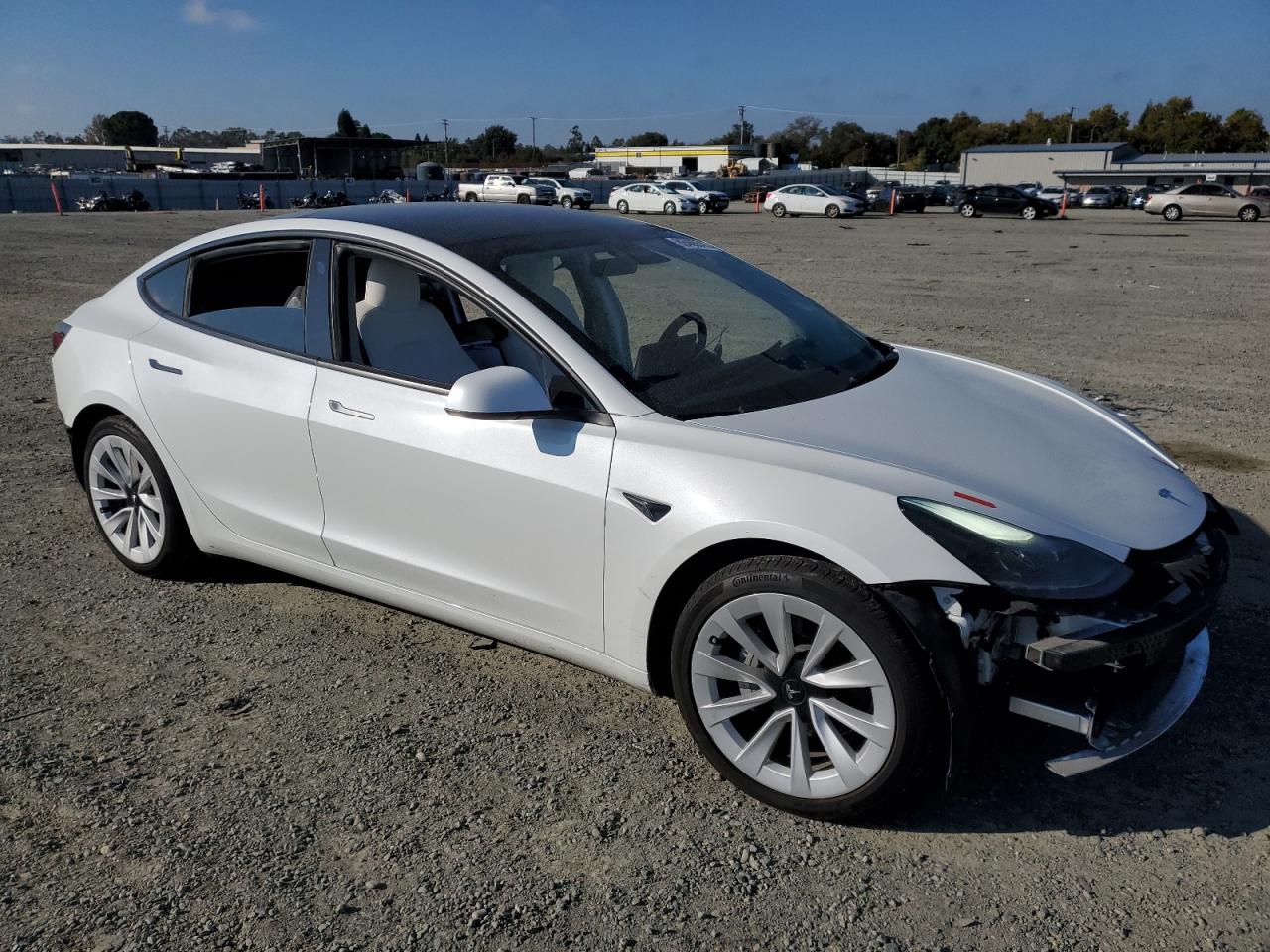 TESLA MODEL 3