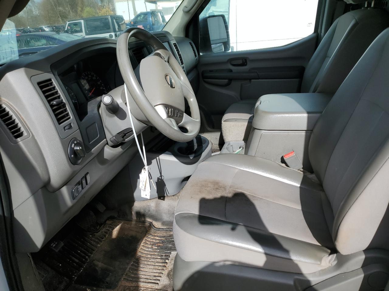 NISSAN NV2500 2500 S