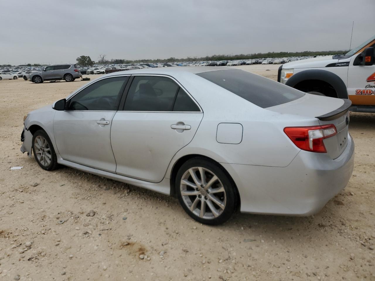 TOYOTA CAMRY BASE