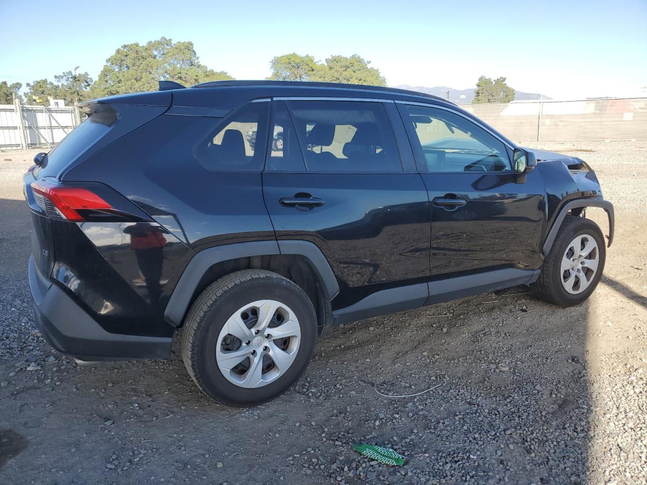 TOYOTA RAV4 LE