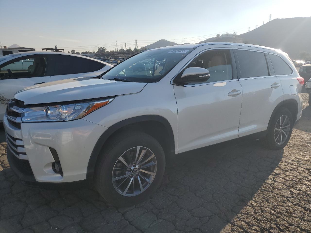 Lot #3308358371 2019 TOYOTA HIGHLANDER