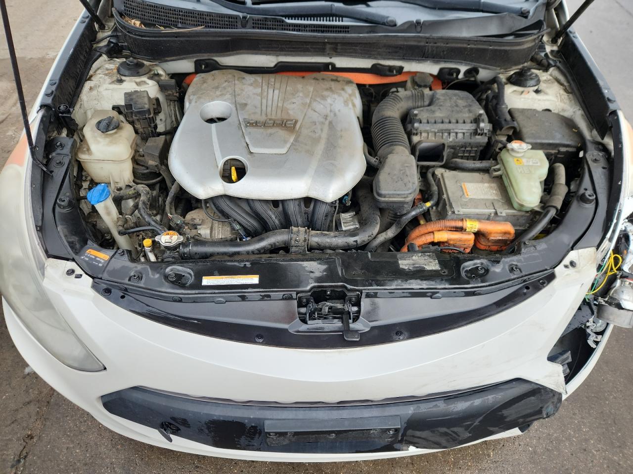 HYUNDAI SONATA HYBRID