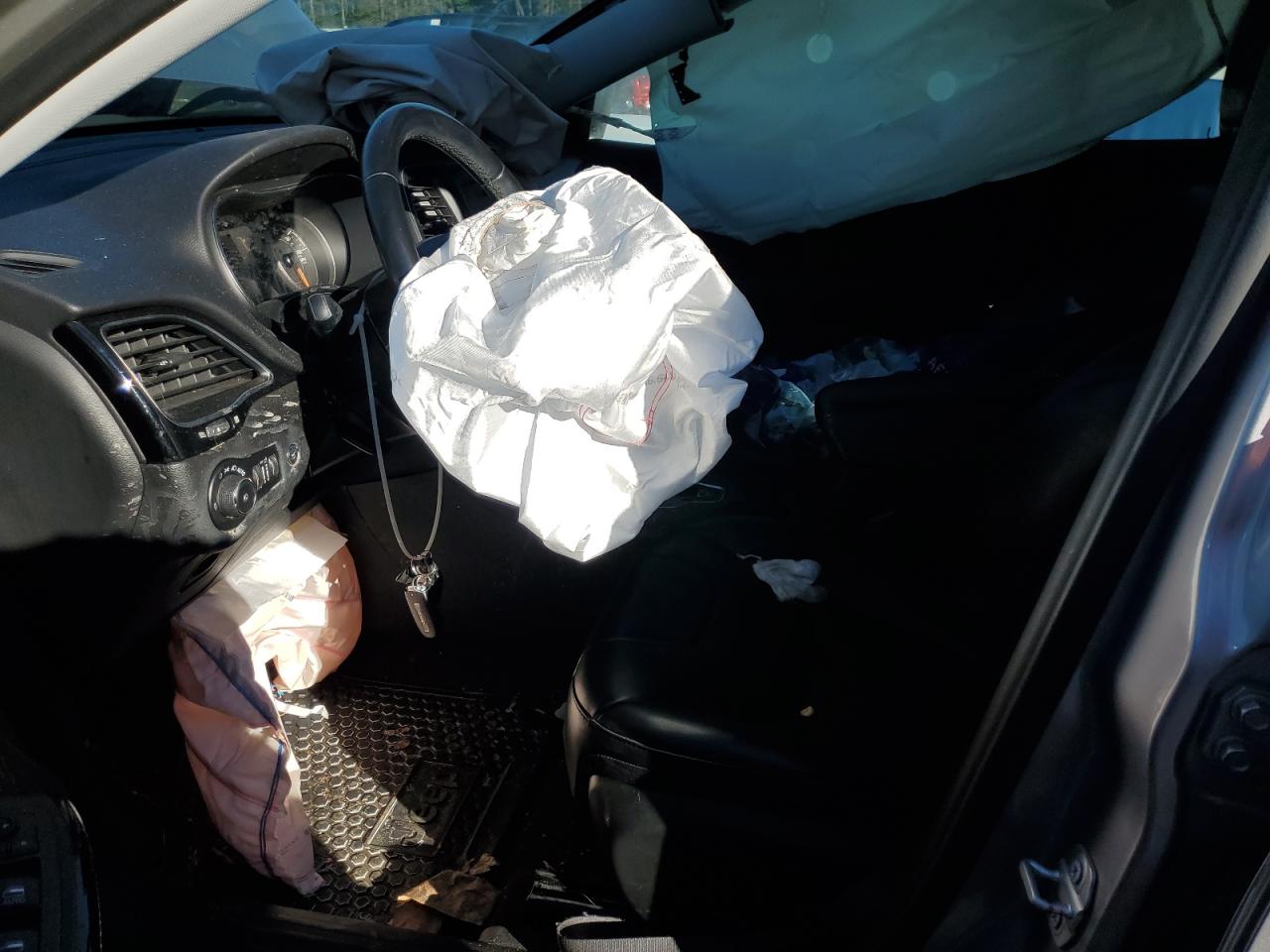 JEEP GRAND CHEROKEE LATITUDE PLUS