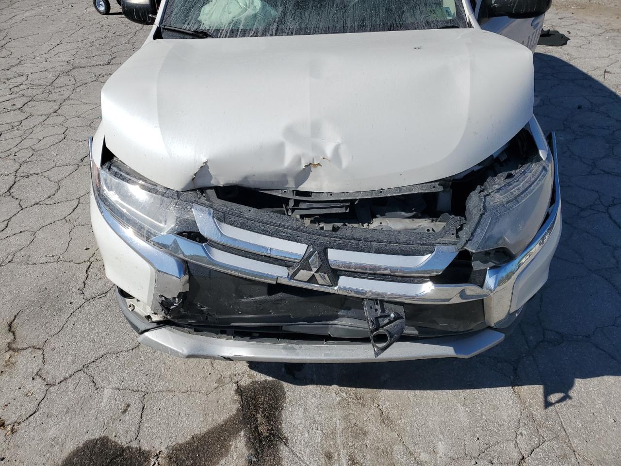 MITSUBISHI OUTLANDER ES