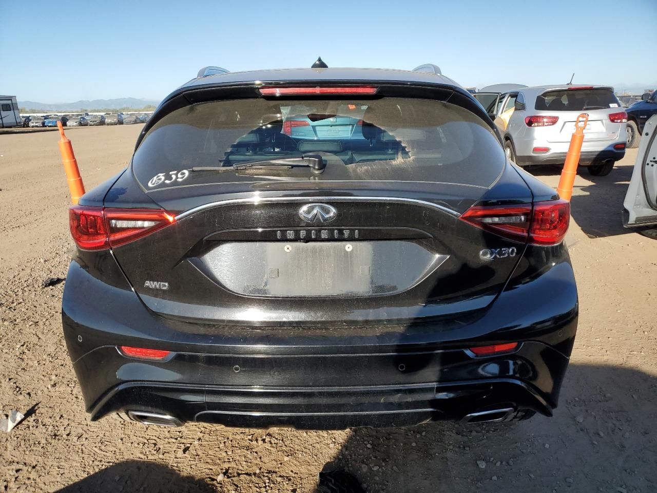 INFINITI QX30 BASE