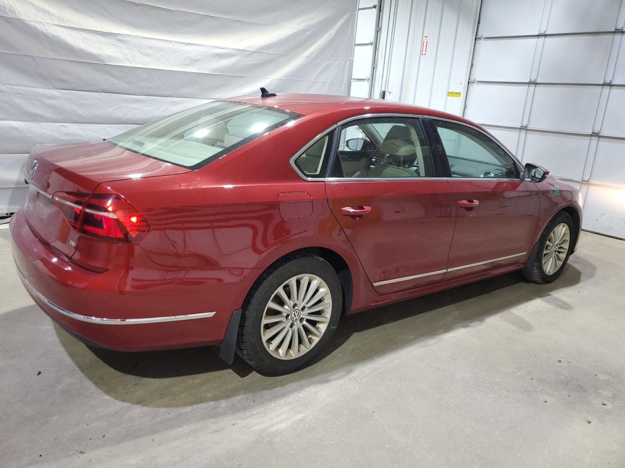 VOLKSWAGEN PASSAT SE