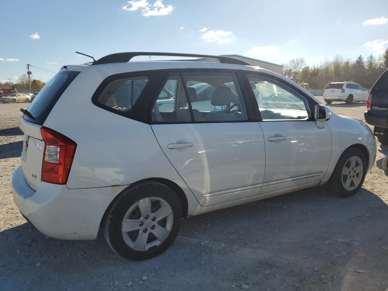KIA RONDO LX