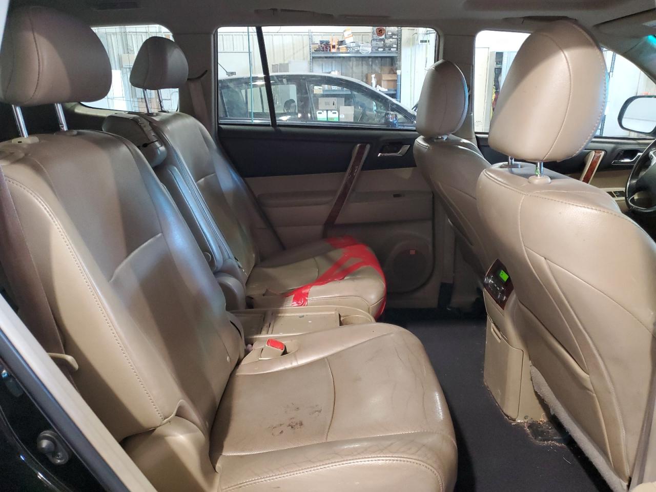 TOYOTA HIGHLANDER LIMITED