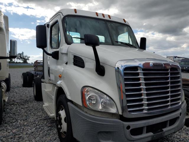 Global Auto Auctions: 2016 FREIGHTLINER CASCADIA 1