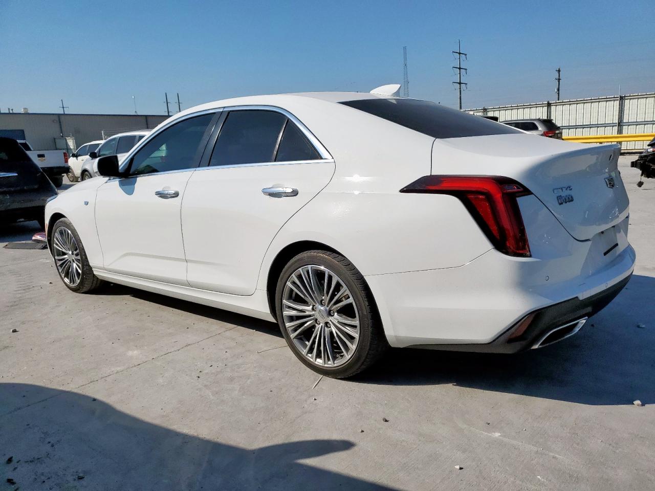 CADILLAC CT4 PREMIUM LUXURY