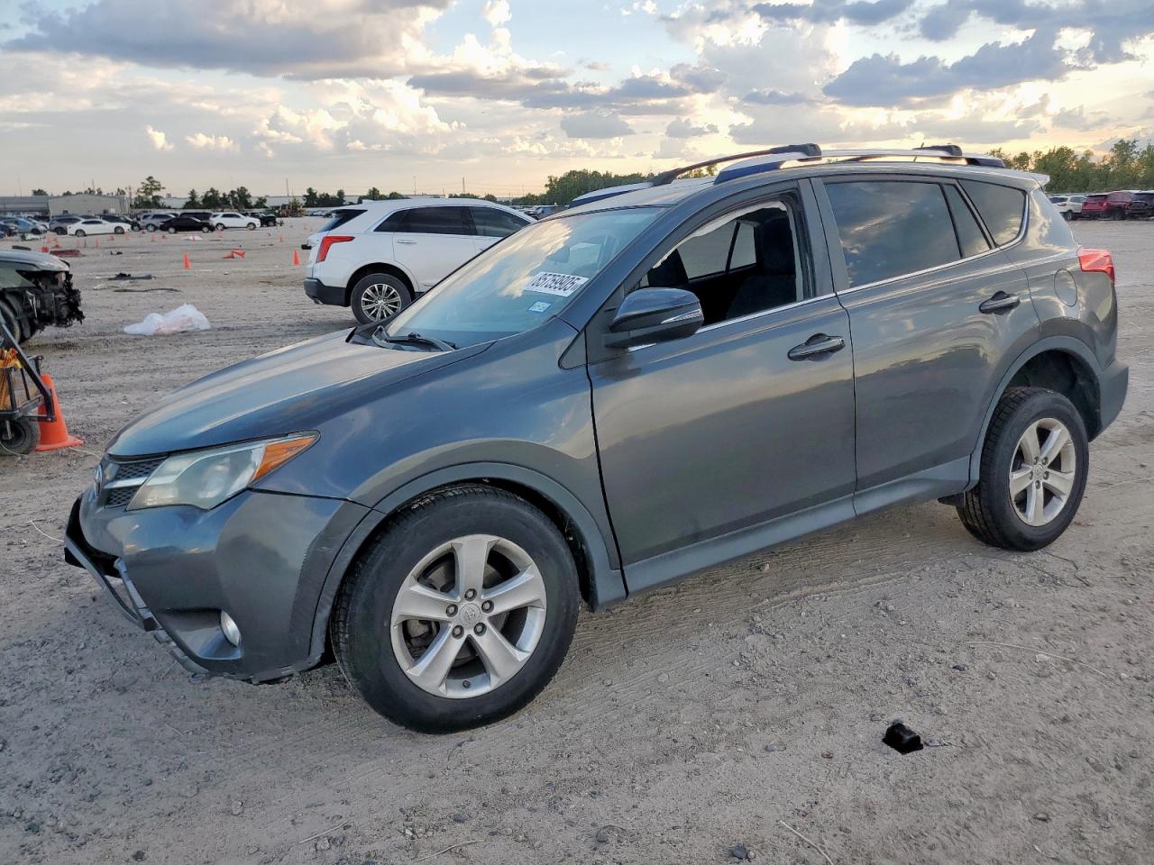 TOYOTA RAV4 XLE