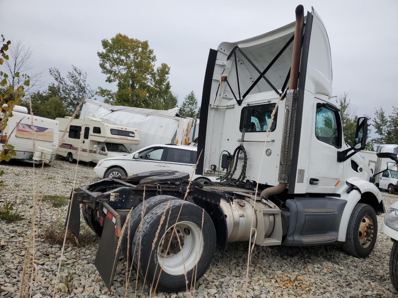 Lot #3278977032 2019 PETERBILT 579
