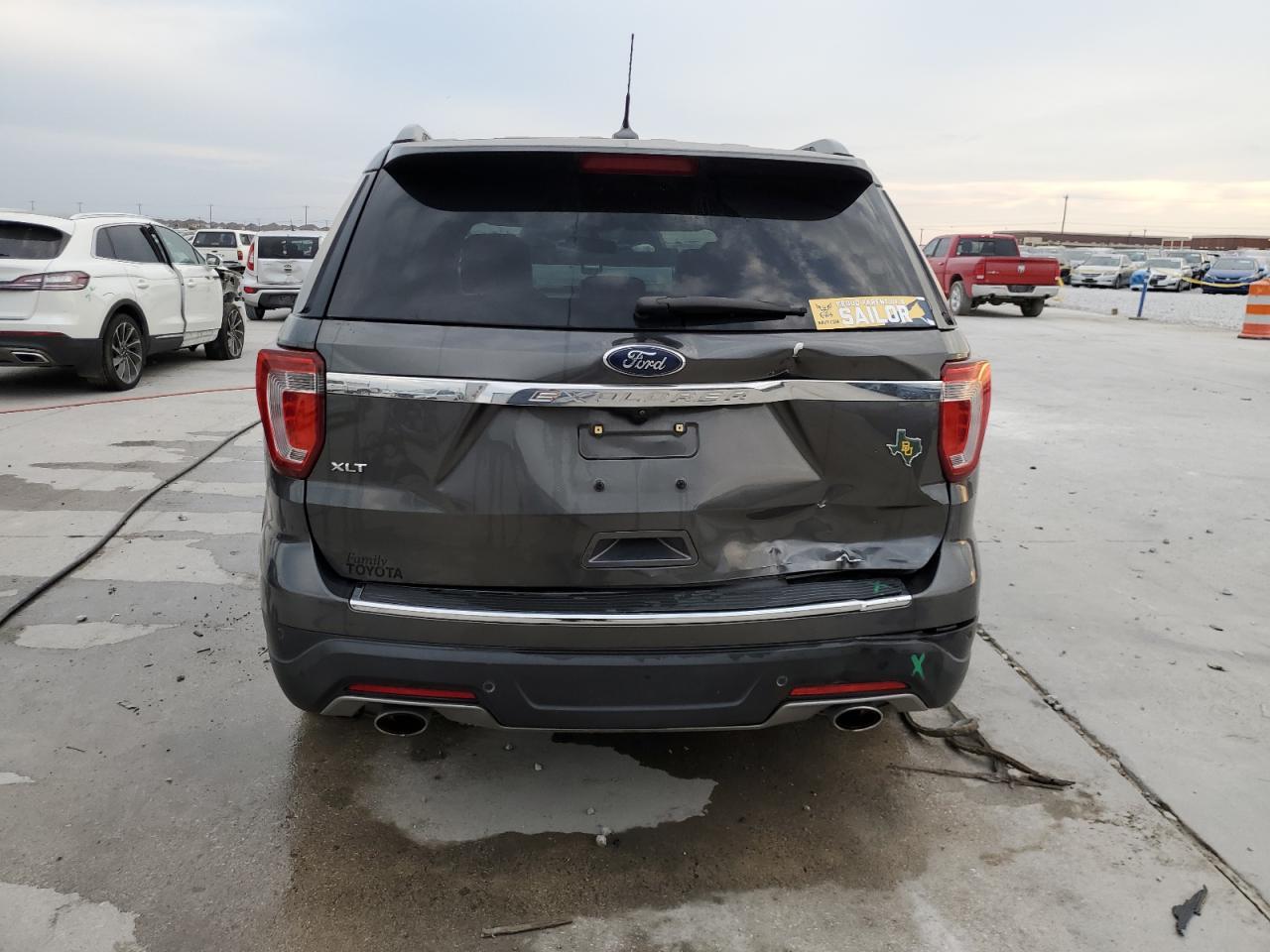FORD EXPLORER XLT