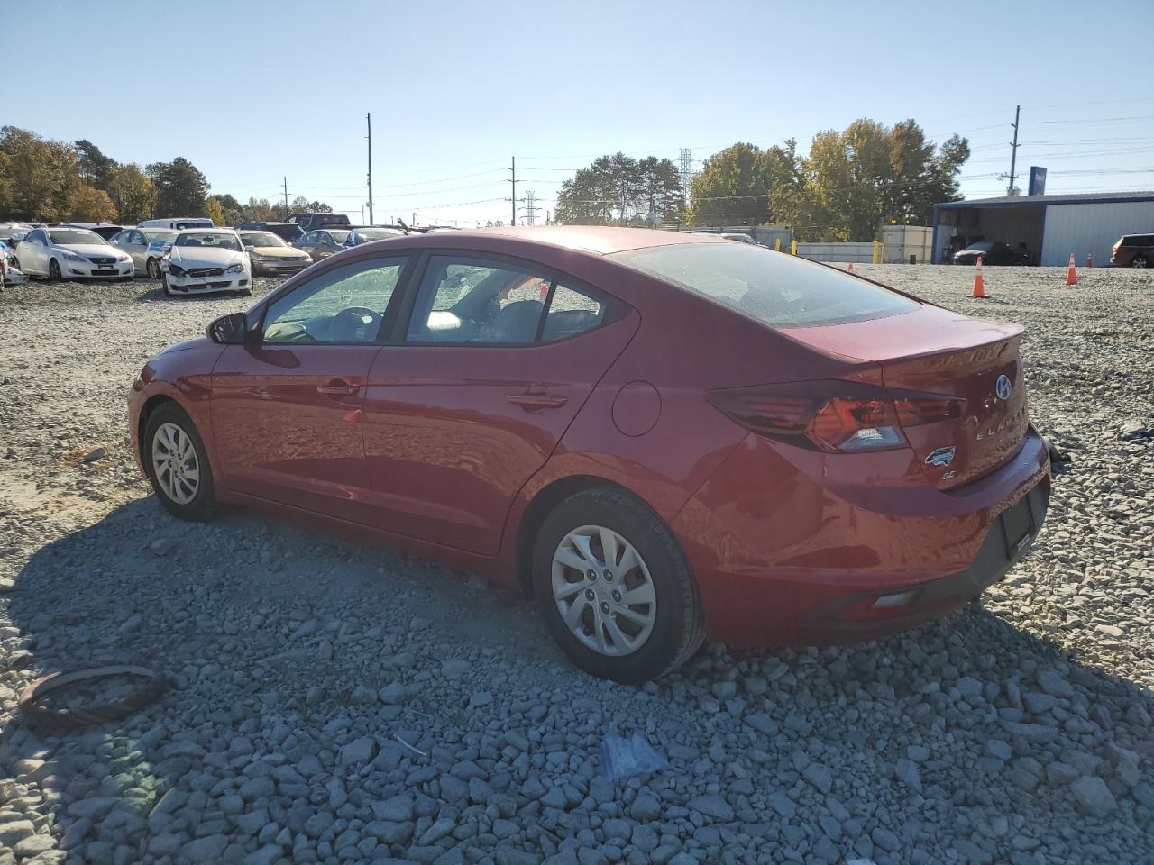 HYUNDAI ELANTRA SE