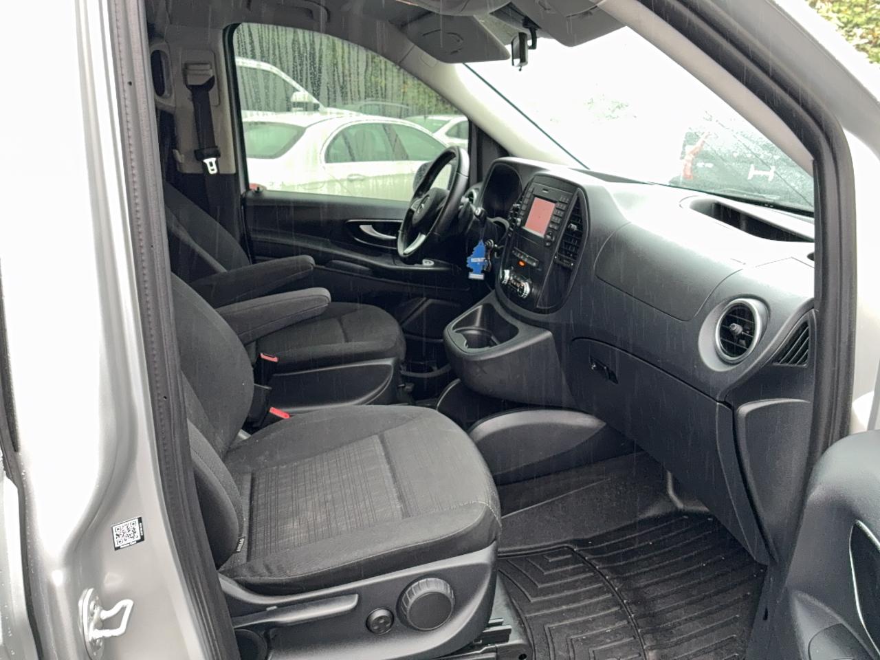 MERCEDES-BENZ METRIS