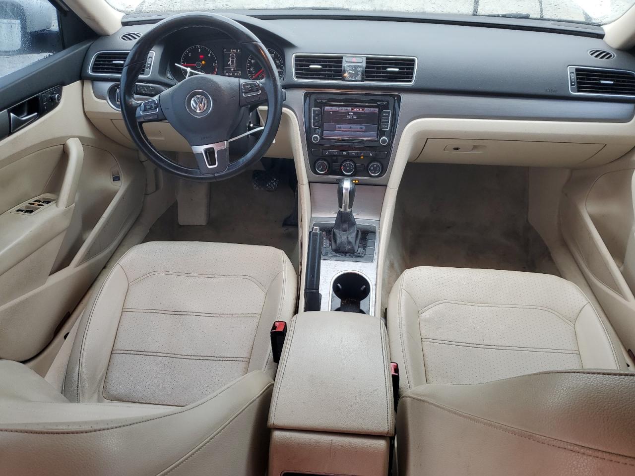 VOLKSWAGEN PASSAT SE