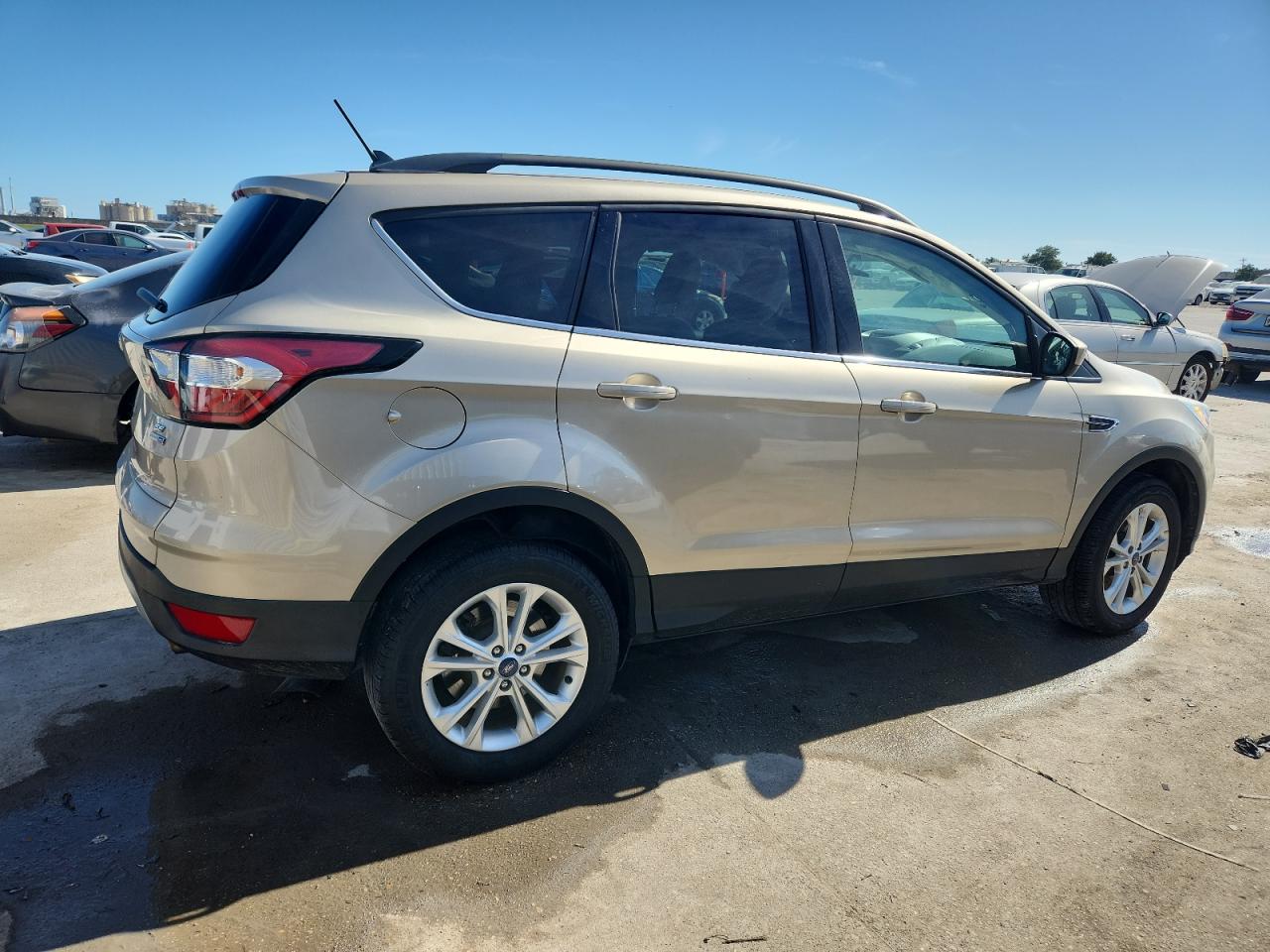 FORD ESCAPE SE
