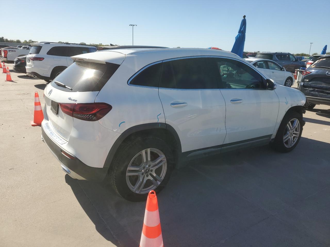 MERCEDES-BENZ GLA-CLASS 250 4MATIC