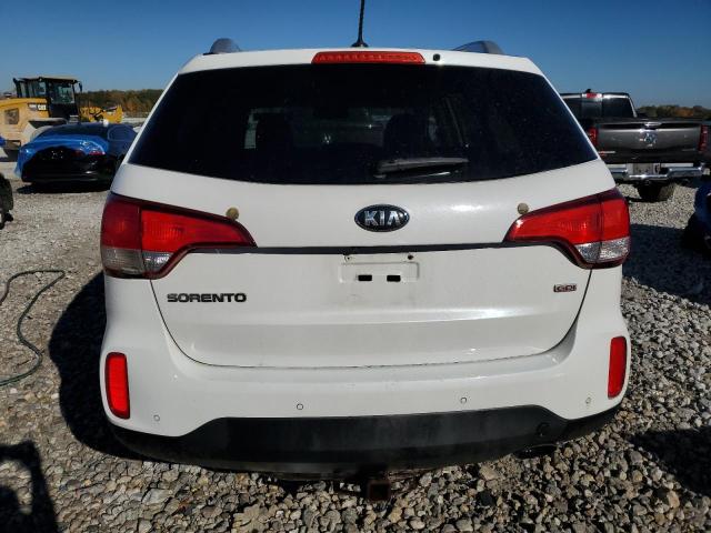 2015 KIA SORENTO LX - 5XYKTCA6XFG638439