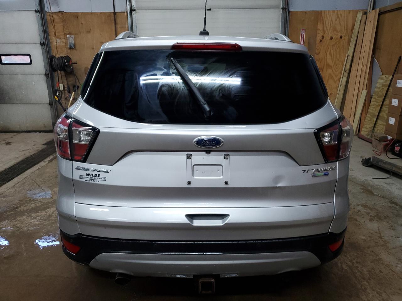 FORD ESCAPE TITANIUM