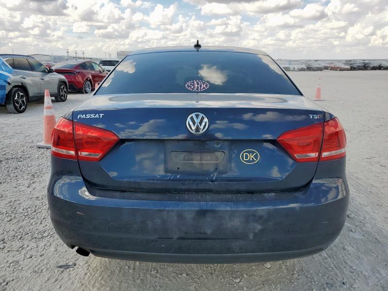 2015 VOLKSWAGEN PASSAT S - 1VWAT7A34FC114147