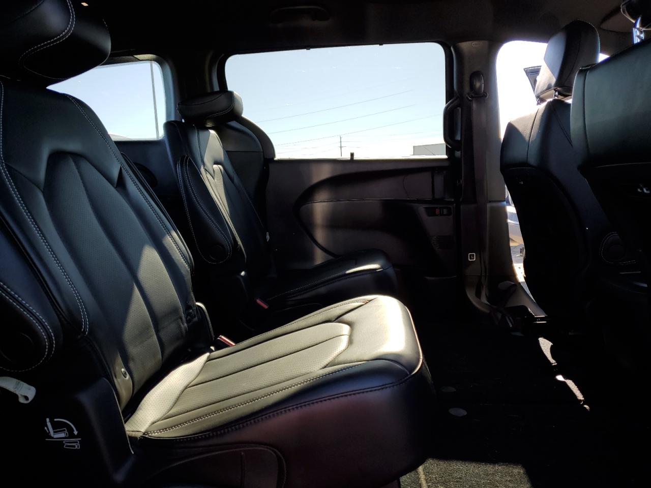 CHRYSLER PACIFICA TOURING L