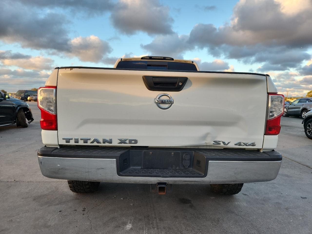NISSAN TITAN S
