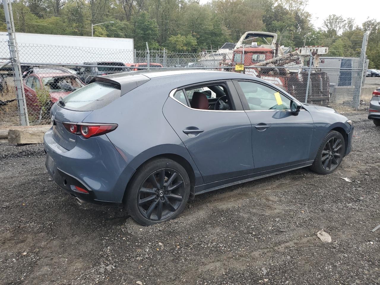 MAZDA 3 PREFERRED