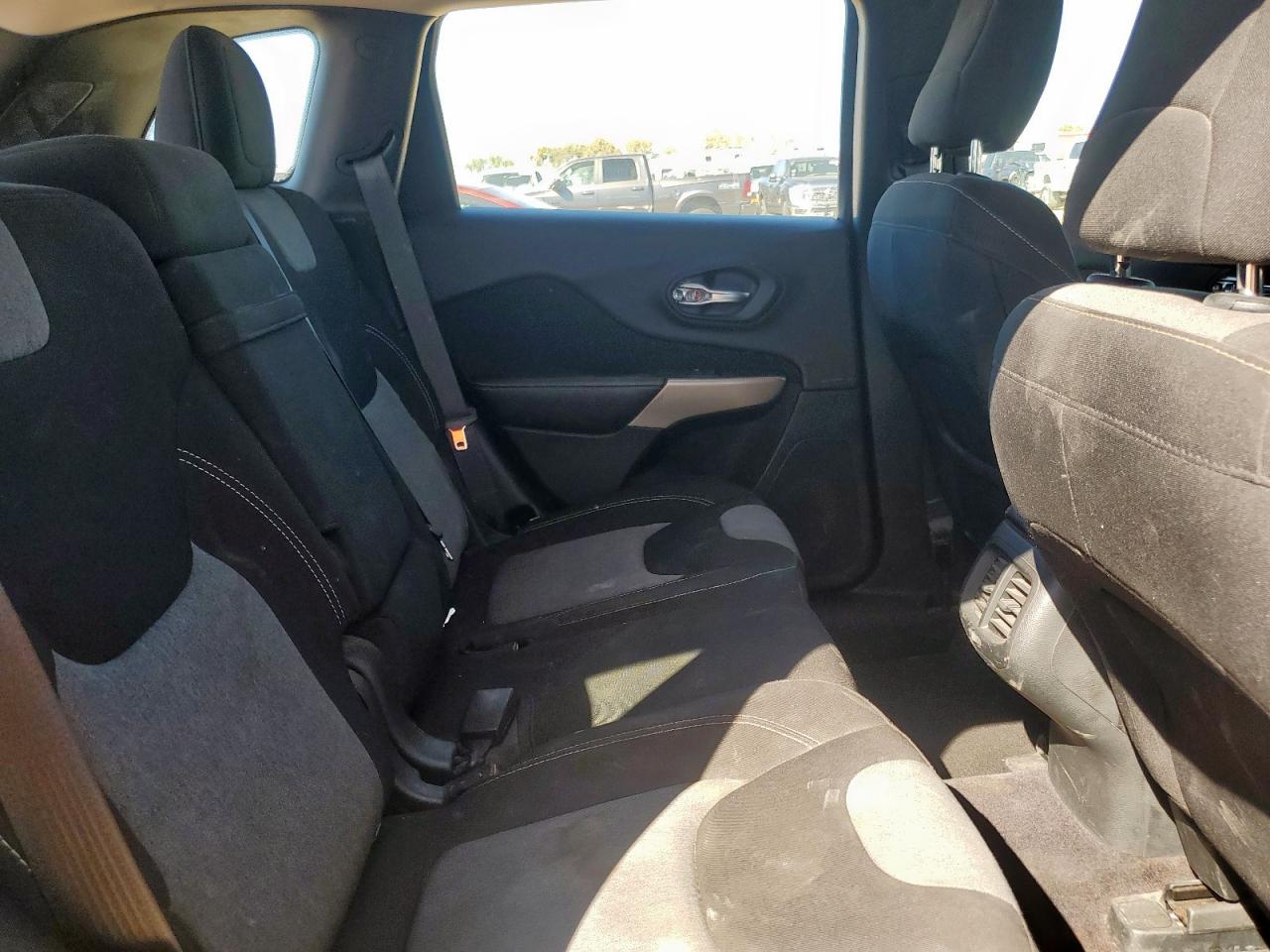 JEEP GRAND CHEROKEE SPORT